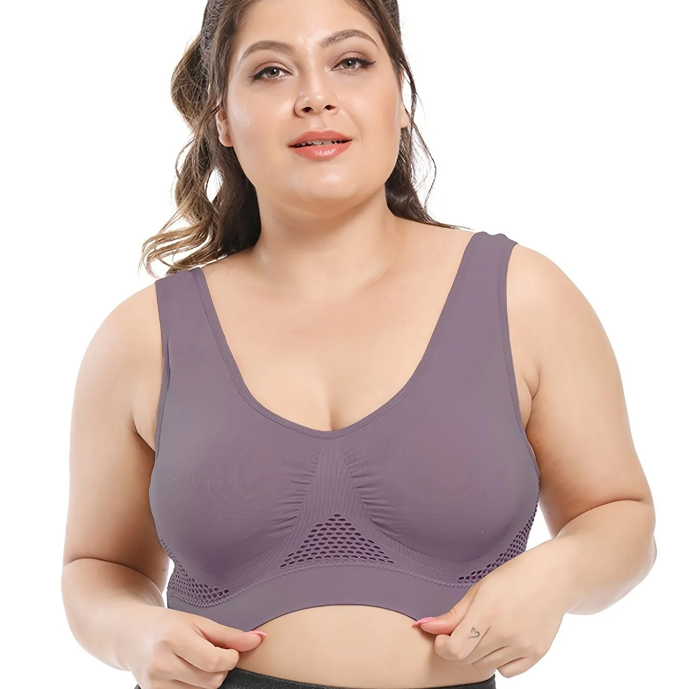 Breathable Plus Size Sports Bra with Pads - High Stretch and Seamless for Women