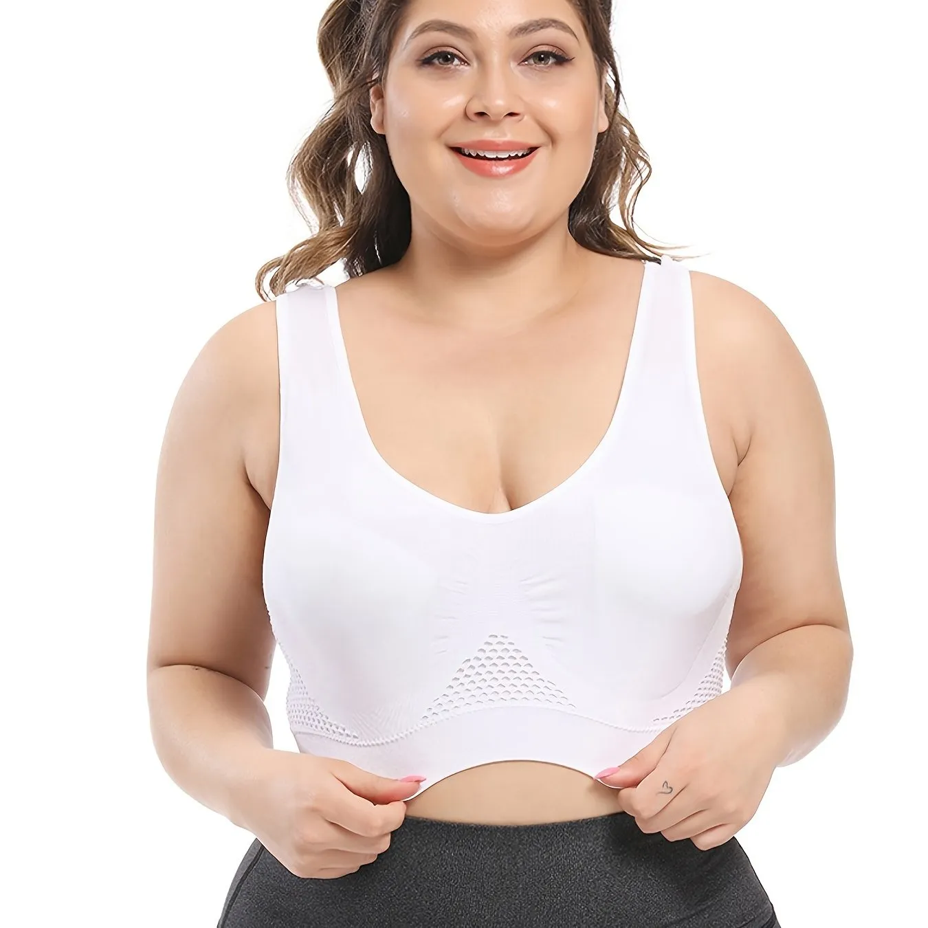 Breathable Plus Size Sports Bra with Pads - High Stretch and Seamless for Women