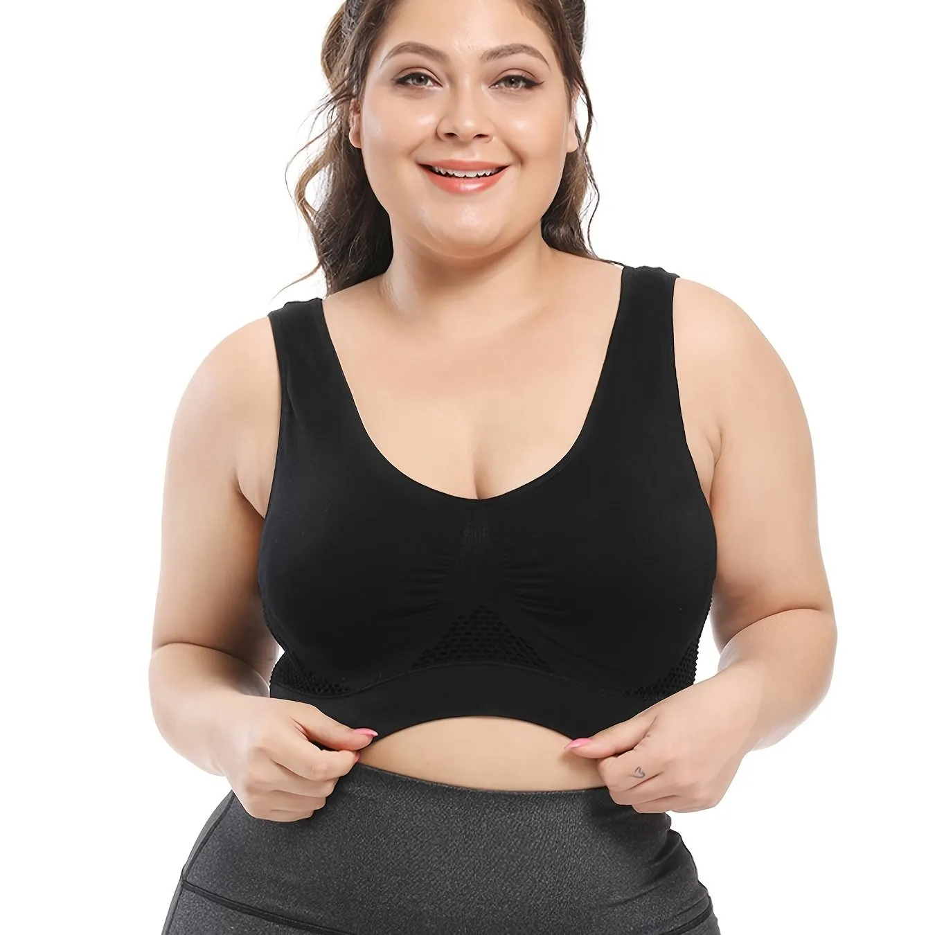 Breathable Plus Size Sports Bra with Pads - High Stretch and Seamless for Women