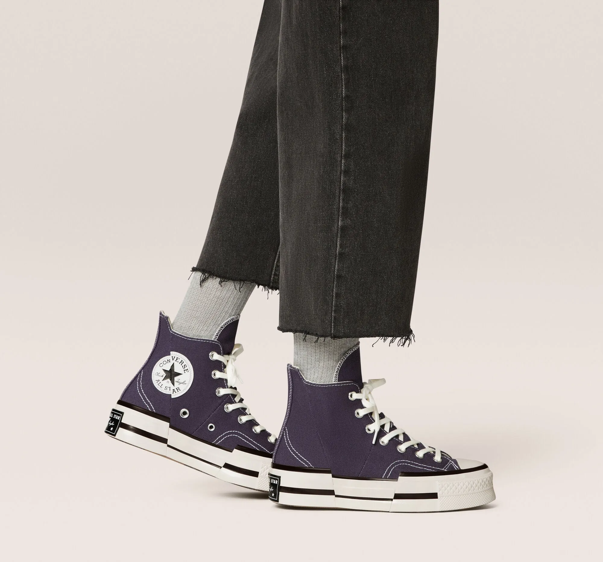 Chuck 70 Plus Unisex in Dark Raisin