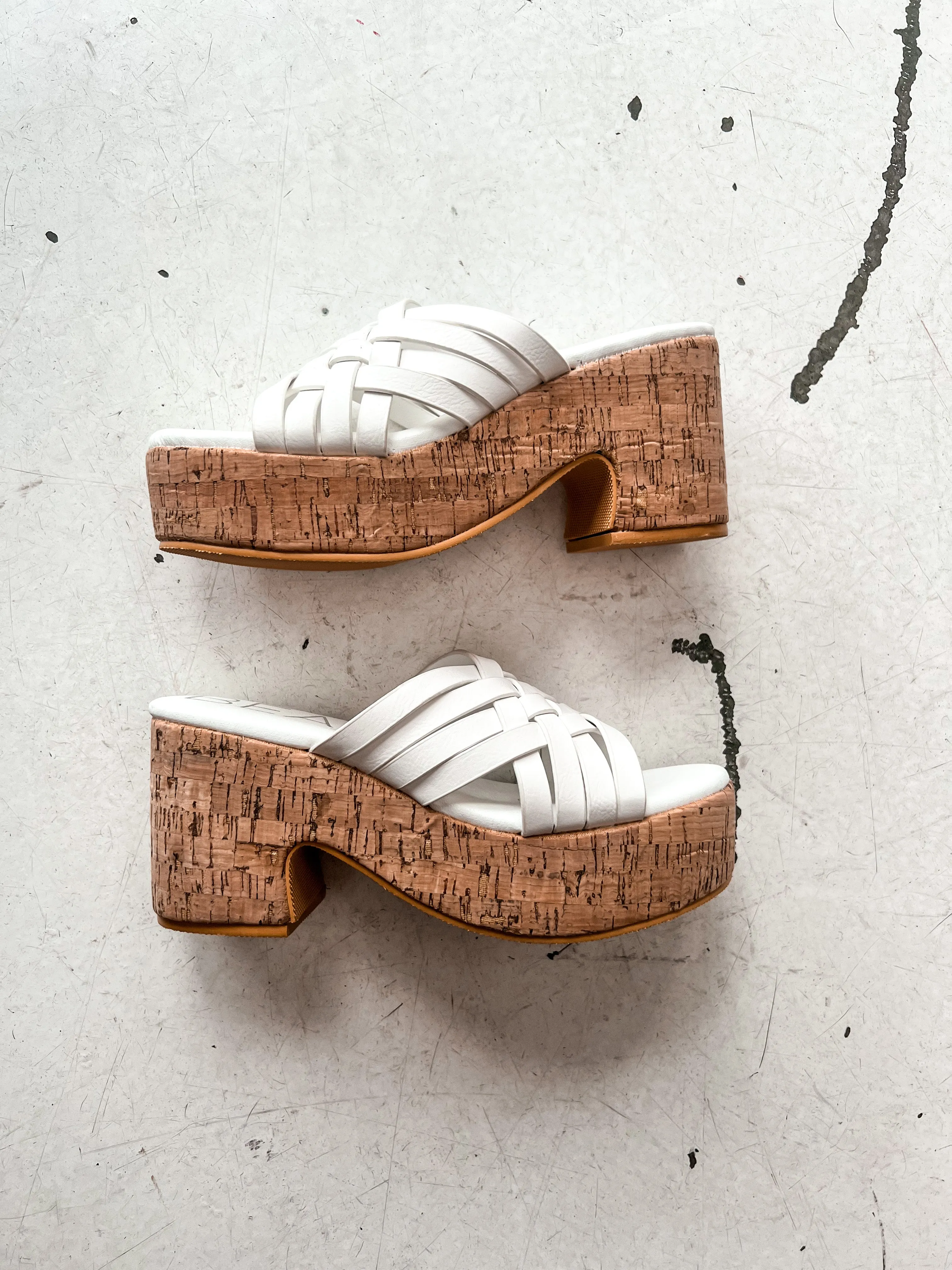 Daydream White Platform