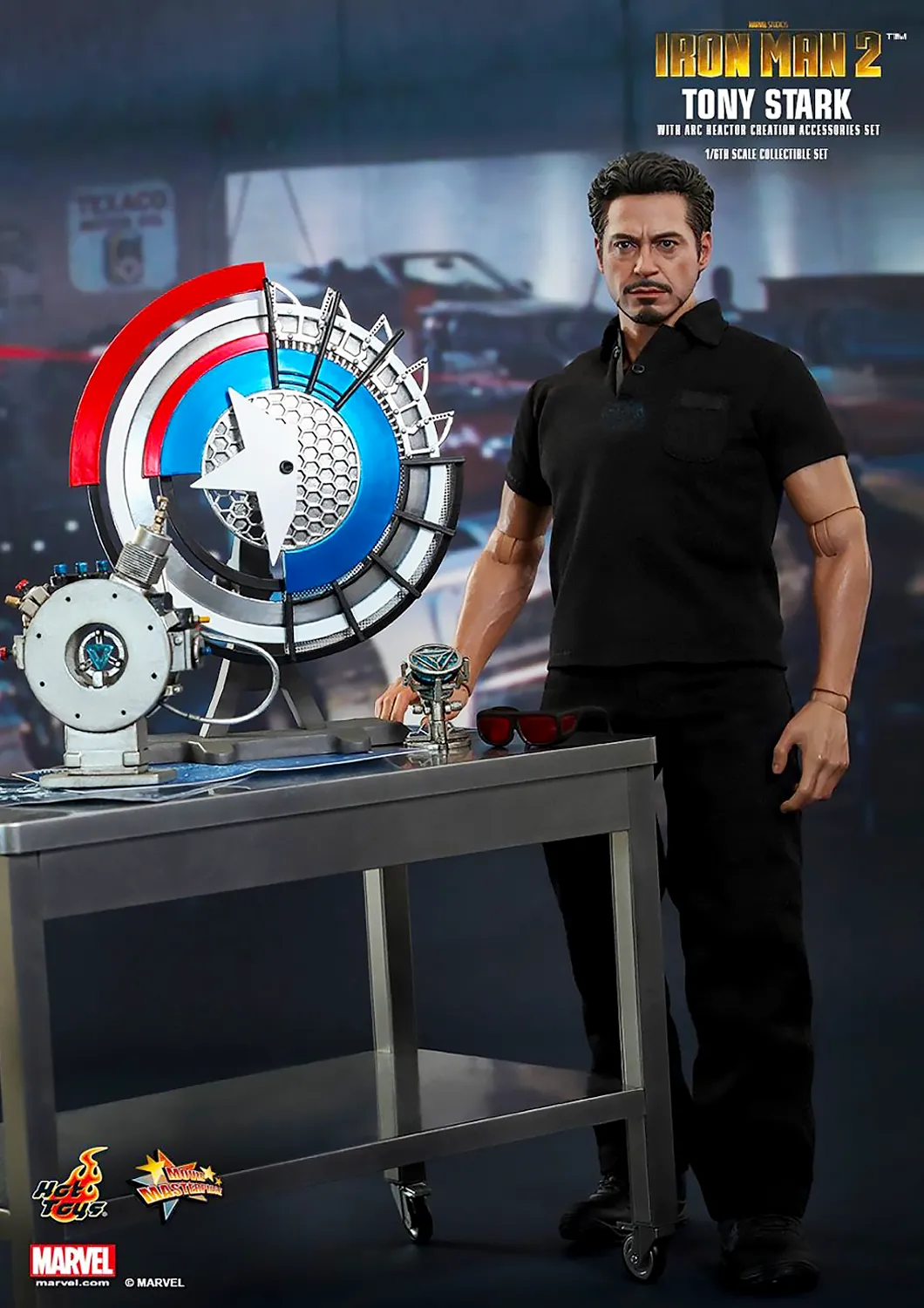 HOT TOYS MARVEL IRON MAN 2: TONY STARK WITH ARC REACTOR - MMS273