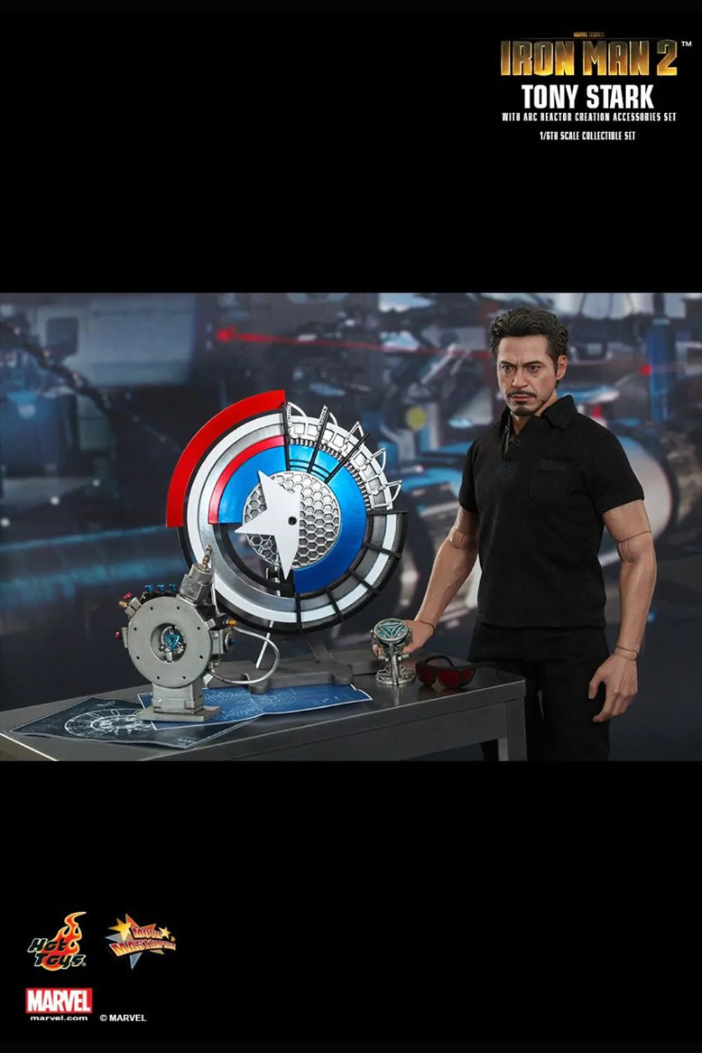 HOT TOYS MARVEL IRON MAN 2: TONY STARK WITH ARC REACTOR - MMS273