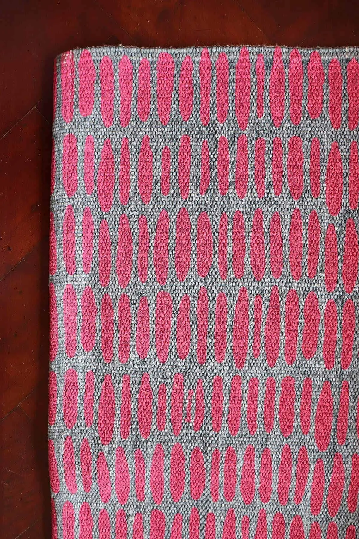 Kyoto Pure Cotton Printed Rug (Grey And Pink)