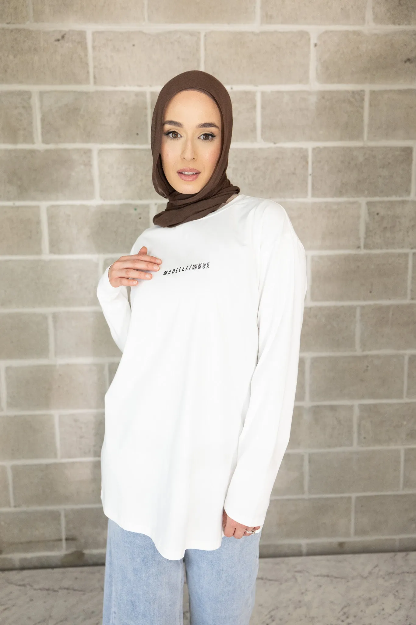 Modelle/Move Long Sleeve Tee