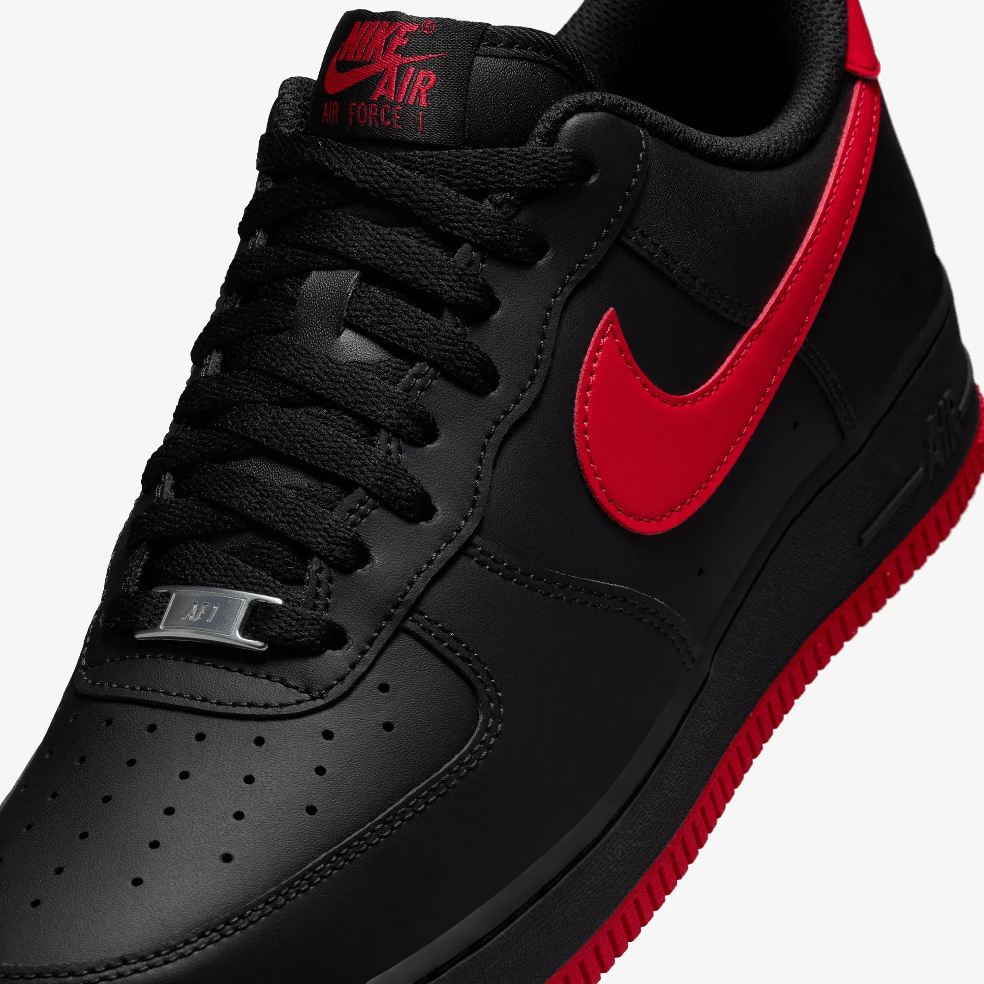 NIKE | AIR FORCE 1 '07 { BLACK/UNIVERSITY RED-BLACK