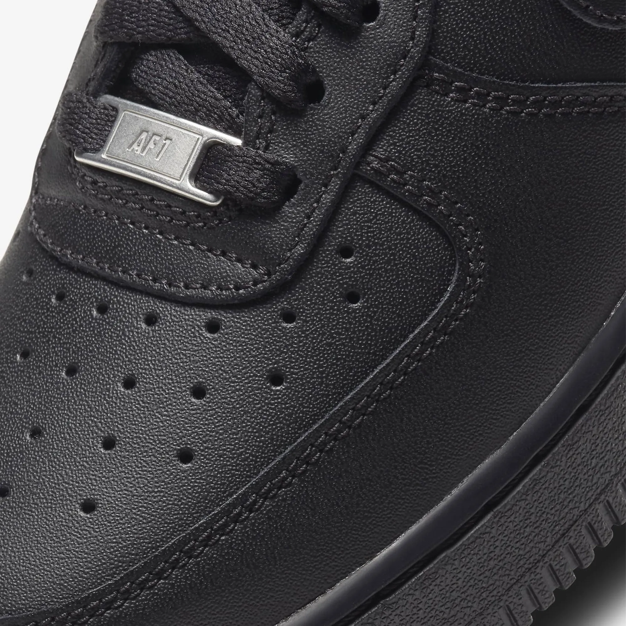 NIKE | WMN'S AIR FORCE 1 '07 { BLACK/BLACK-BLACK-BLACK