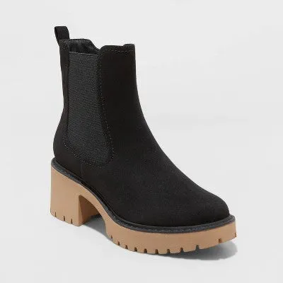 Open Box - Women's Crispin Chelsea Boots - Universal Thread