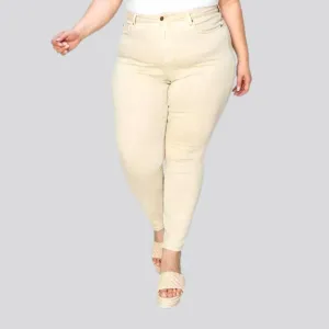 Plus-size high-waist jeans
 for women