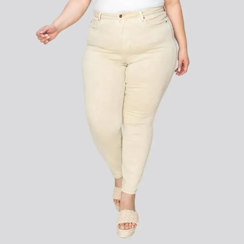 Plus-size high-waist jeans
 for women