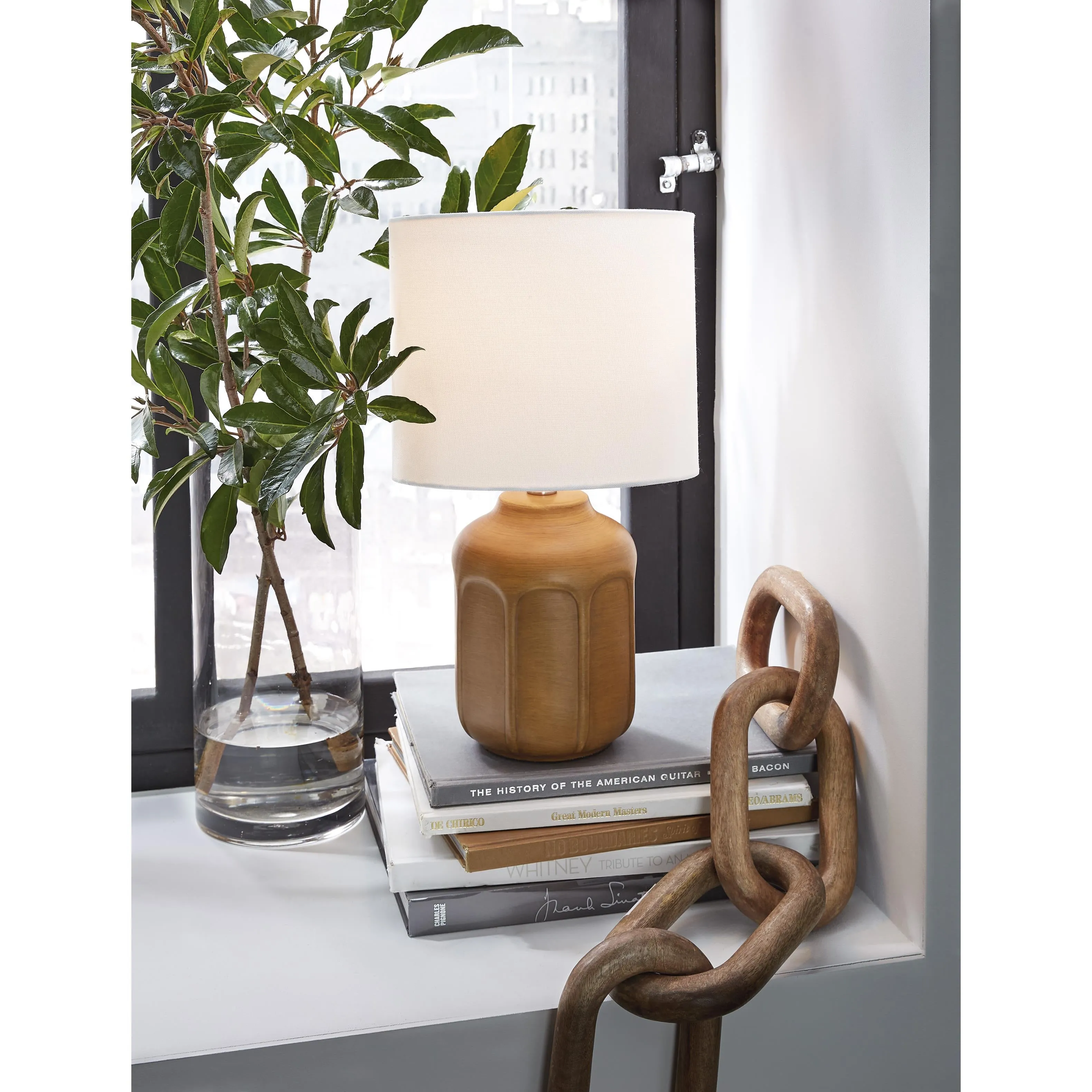 Signature Design by Ashley Gierburg Table Lamp L180204