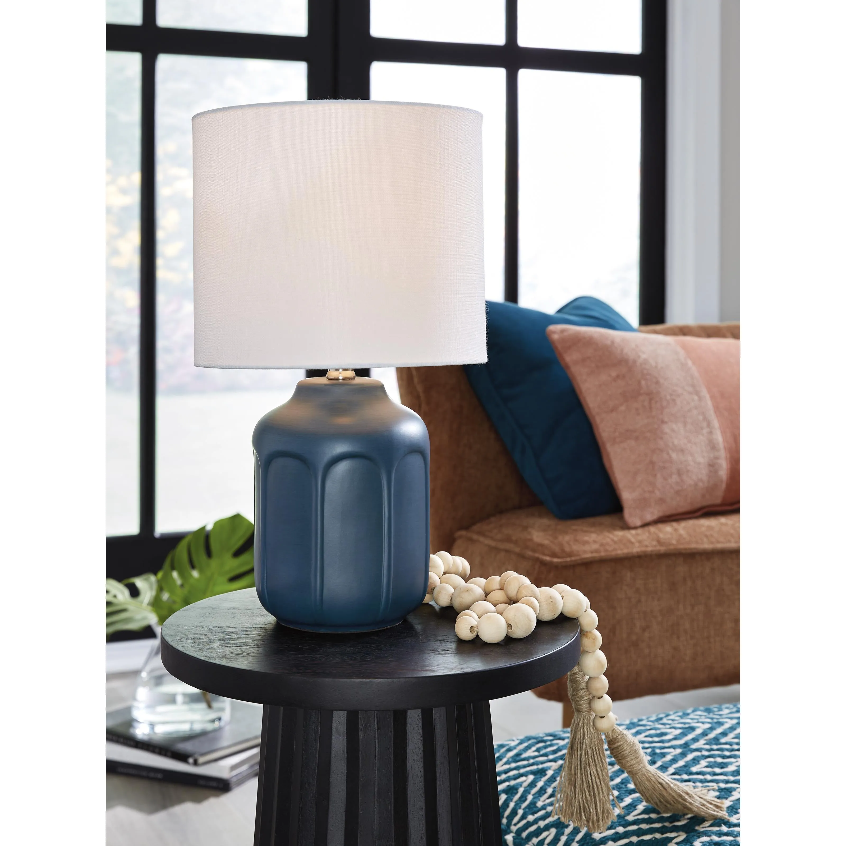 Signature Design by Ashley Gierburg Table Lamp L180214